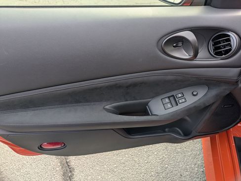 Used 2024 Nissan Z Performance w/ Heritage Edition image 13