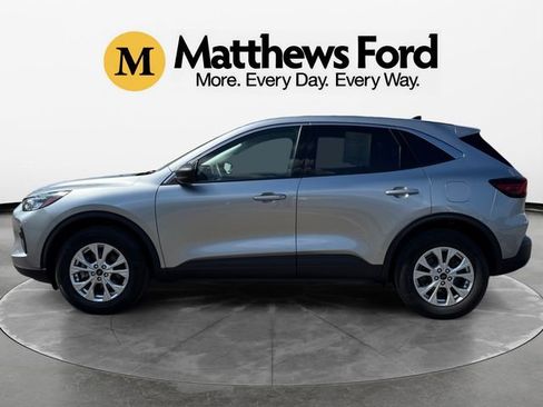 Used 2023 Ford Escape Active AWD/4WD image 2