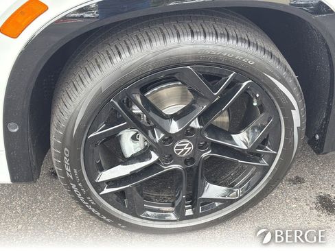 New 2026 Volkswagen Tiguan SE R-Line image 11