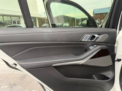 Used 2020 BMW X7 xDrive40i w/ Premium Package image 24
