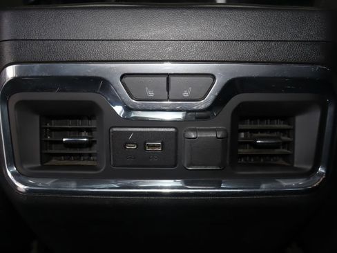 Used 2019 GMC Sierra 1500 SLT w/ SLT Premium Plus Package AWD/4WD image 40