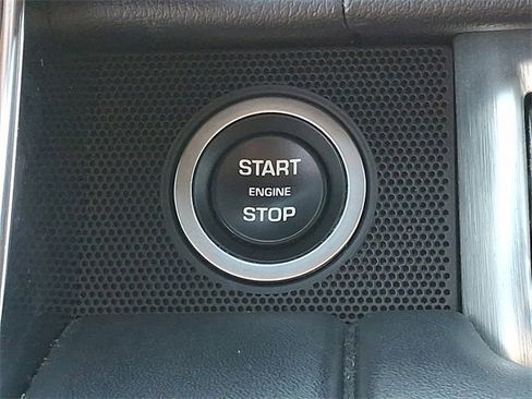 Used 2018 Land Rover Range Rover HSE image 19