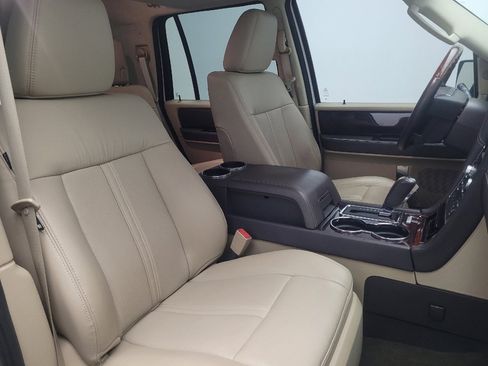 Used 2017 Lincoln Navigator Reserve image 21