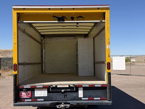Used 2017 GMC Savana 3500 Extended RWD image 22