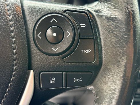 Used 2017 Toyota Corolla SE w/ SE Premium Package FWD image 33