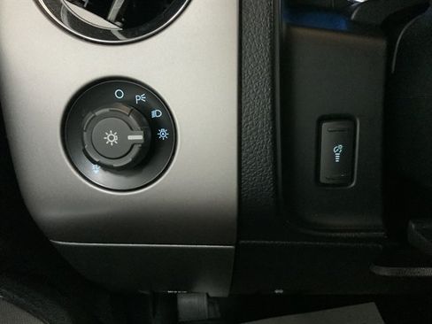 Used 2017 Ford Expedition XLT AWD/4WD image 25
