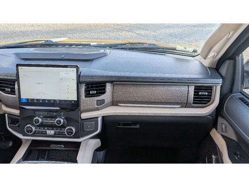 Used 2023 Ford Expedition Max Limited image 32