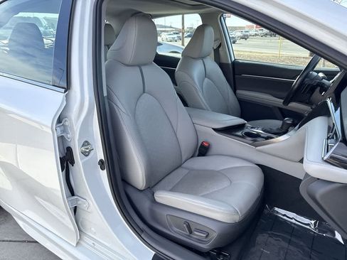 Used 2021 Toyota Camry XSE w/ Navigation Upgrade Package image 14