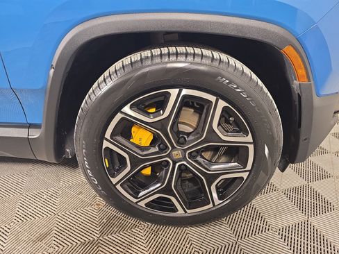 Used 2022 Rivian R1T Adventure image 11