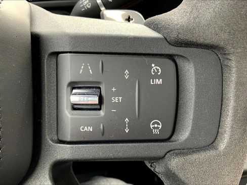 Used 2024 Land Rover Defender 110 V8 image 24