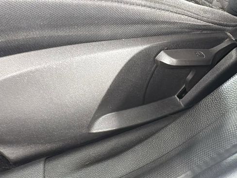 Used 2013 Ford Fiesta SE image 11