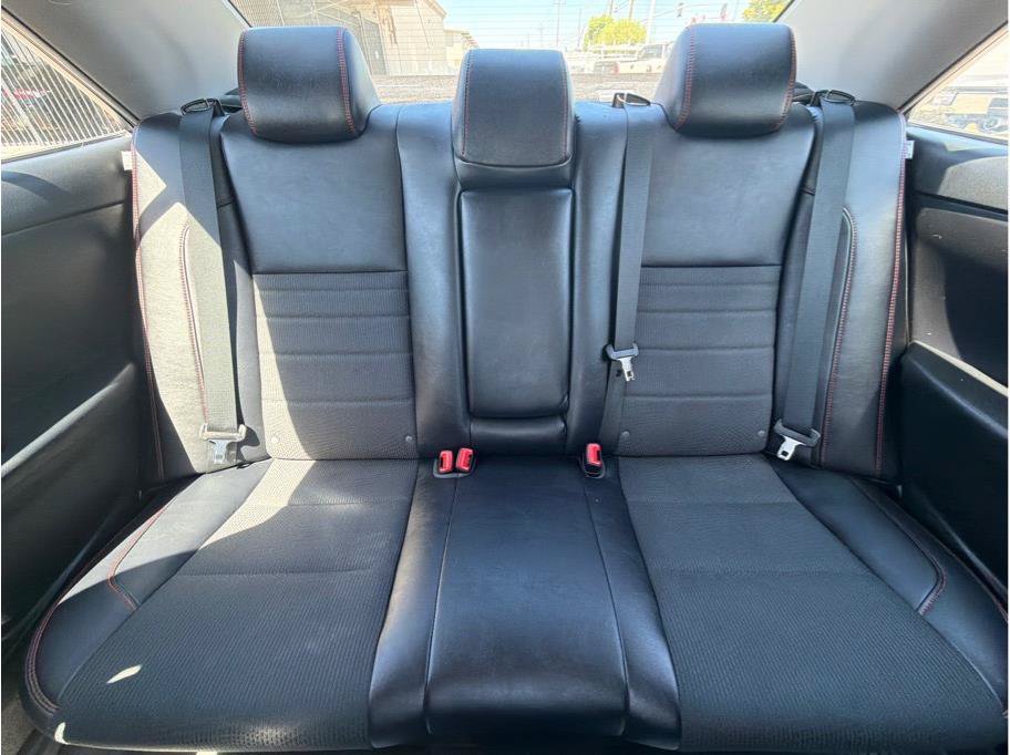 Used 2017 Toyota Camry SE FWD image 9