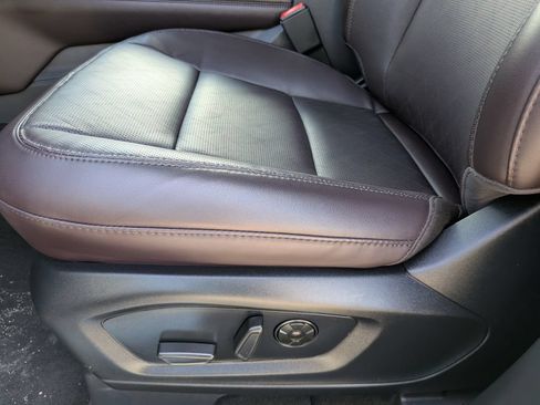 Used 2026 Ford Explorer Platinum RWD image 22