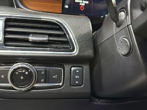 Used 2018 Lincoln Navigator Reserve w/ Technology Package image 18