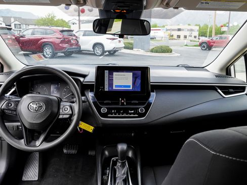 Used 2024 Toyota Corolla LE FWD image 30