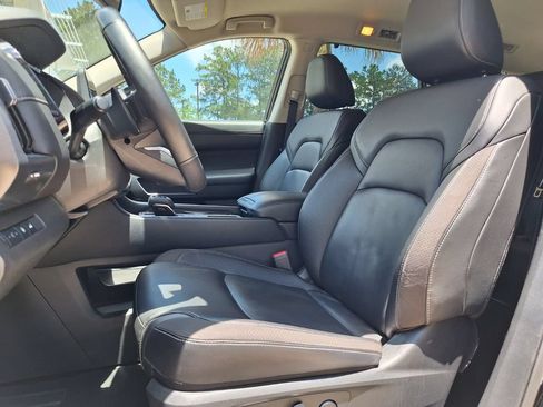 Used 2025 Nissan Pathfinder SL FWD image 22