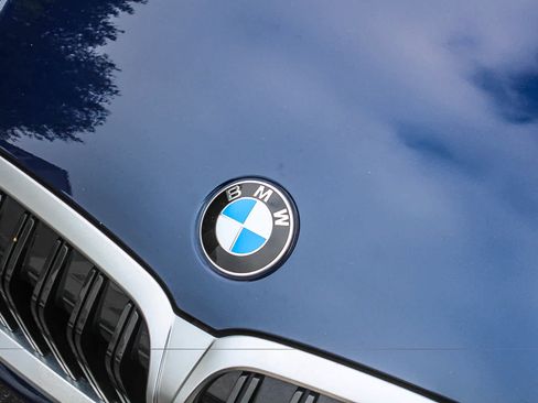 Certified 2023 BMW 330i Sedan w/ Premium Package RWD image 11