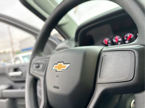 Used 2022 Chevrolet Silverado 2500 Custom w/ Custom Value Package image 11