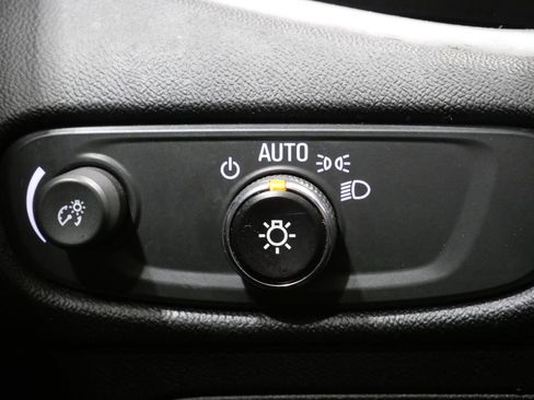 Used 2023 Chevrolet Malibu LT image 14