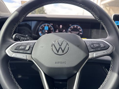 New 2026 Volkswagen Tiguan SE FWD image 29