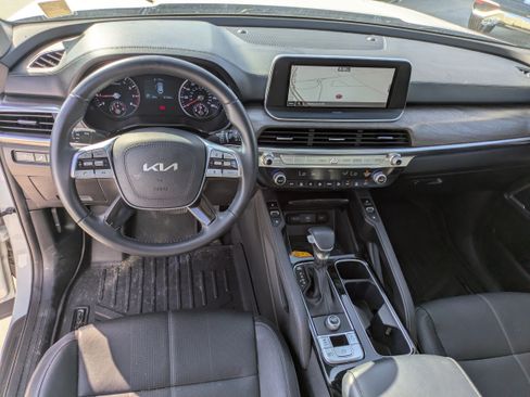 Used 2022 Kia Telluride EX w/ EX Premium Package FWD image 18