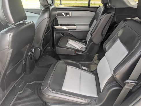 Used 2023 Ford Explorer XLT w/ Equipment Group 202A AWD/4WD image 24