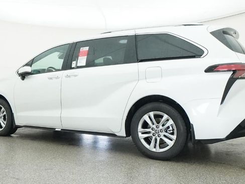 New 2026 Toyota Sienna Limited FWD image 20