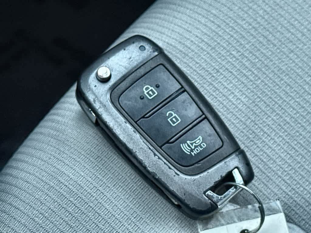 Used 2021 Hyundai Venue SEL FWD image 28