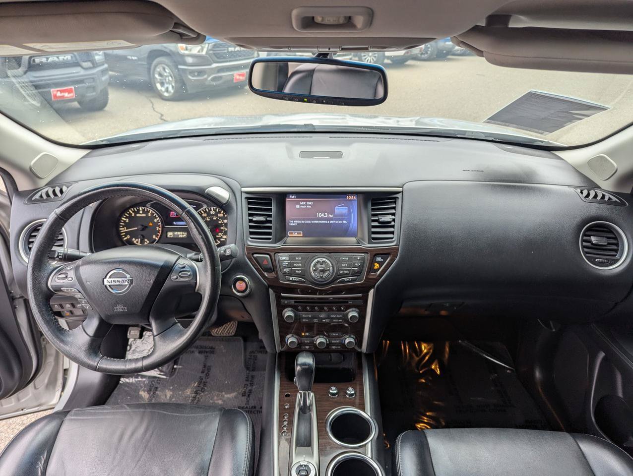 Used 2015 Nissan Pathfinder Platinum w/ Cargo Package FWD image 24
