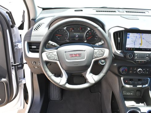 Used 2024 GMC Terrain SLT w/ Infotainment Package II AWD/4WD image 25