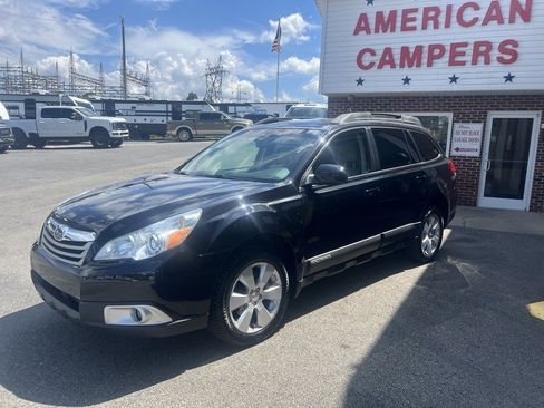 Used 2010 Subaru Outback 2.5i Premium AWD/4WD image 1