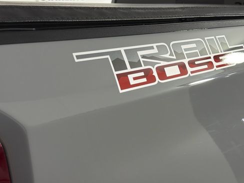 Used 2024 Chevrolet Silverado 1500 LT Trail Boss w/ LT Trail Boss Premium Package AWD/4WD image 40