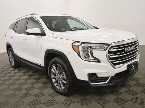 Used 2024 GMC Terrain SLT image 10