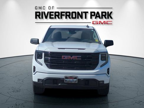 Used 2022 GMC Sierra 1500 Elevation w/ X31 Off-Road Package AWD/4WD image 7