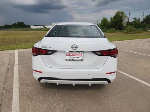 Certified 2025 Nissan Sentra S FWD image 6