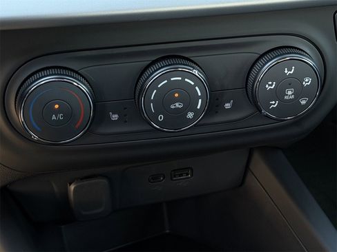 New 2026 Chevrolet Trax RS w/ Driver Confidence Package image 17