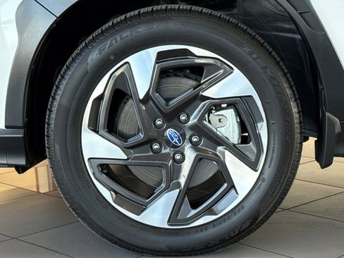 Certified 2025 Subaru Crosstrek 2.5i Limited w/ Crosstrek Mirror Package image 24