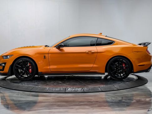 Used 2021 Ford Mustang Shelby GT500 w/ Technology Package image 7
