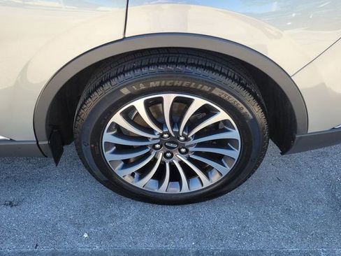 Certified 2024 Lincoln Aviator 2WD w/ Premium Package image 7