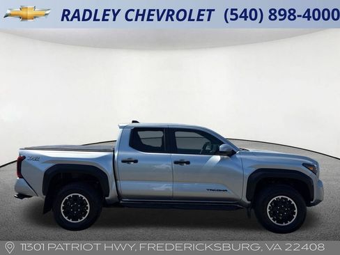 Used 2024 Toyota Tacoma TRD Off-Road AWD/4WD image 20