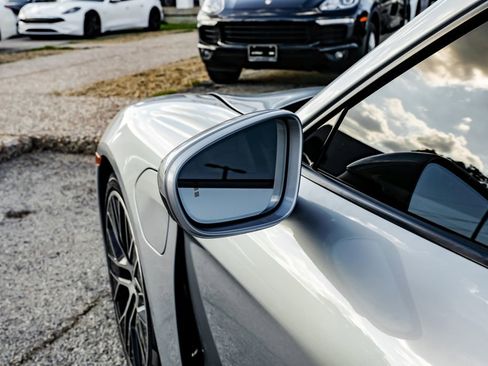 Used 2022 Porsche Taycan image 40