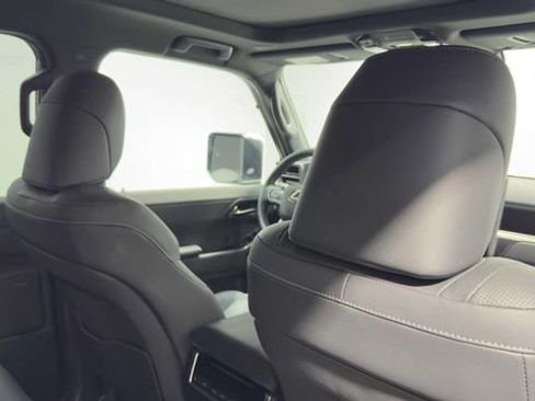Used 2024 Lexus GX 550 w/ Cold Area Package AWD/4WD image 17