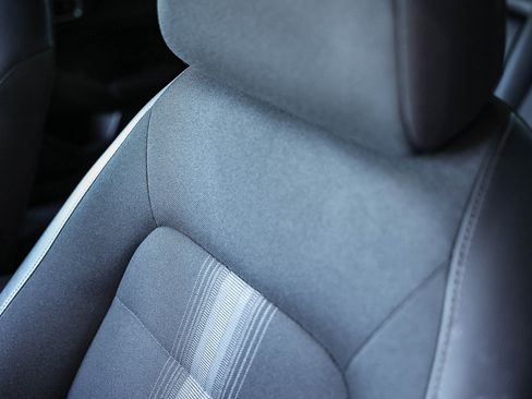 Used 2025 Honda Civic Sport image 31