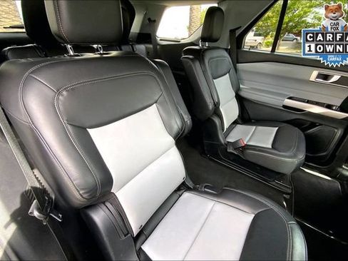 Used 2022 Ford Explorer XLT w/ Equipment Group 202A AWD/4WD image 26