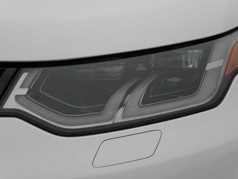 Used 2025 Land Rover Discovery Sport S image 9