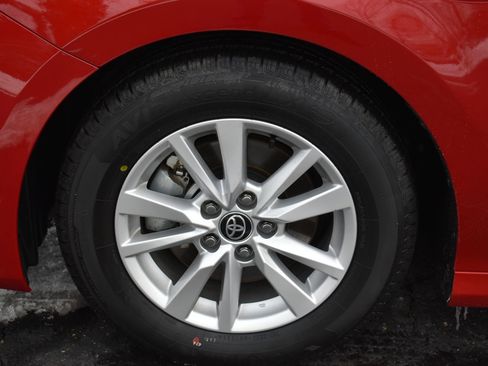 Used 2025 Toyota Camry LE image 11