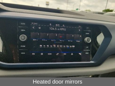 Used 2023 Volkswagen Taos SE AWD/4WD image 7