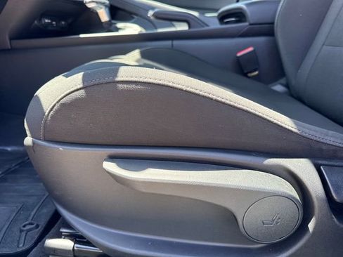 Used 2023 Hyundai Elantra SEL w/ Preferred Accessory Package FWD image 14