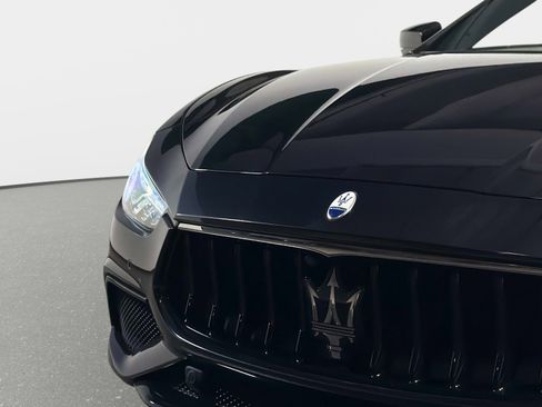 Used 2022 Maserati Ghibli Modena Q4 AWD/4WD image 11