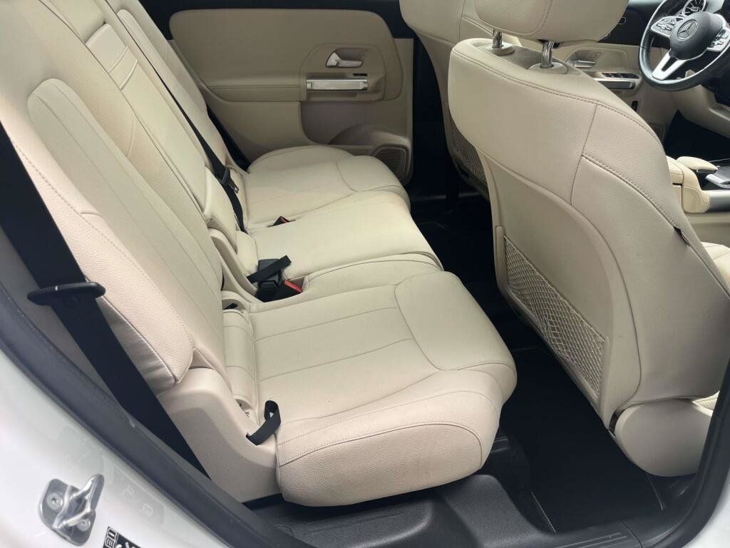 Certified 2023 Mercedes-Benz GLB 250 4MATIC w/ Premium Package image 21